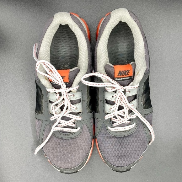 EUC NIKE‎ Dual Fusion St 2 Running shoes, 6.5Y or women's 8/8.5 NIKE - Picture 3 of 13